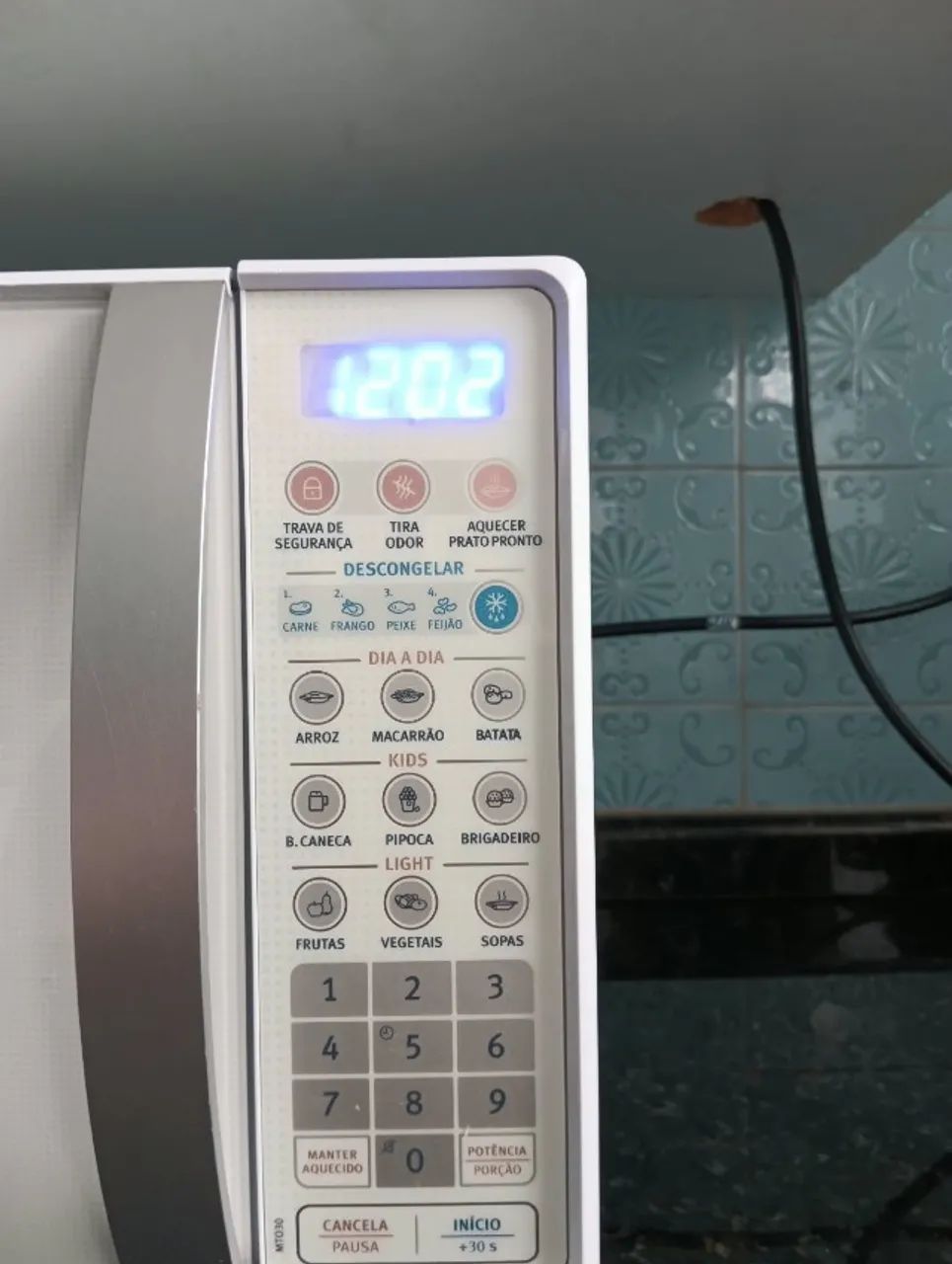 Microondas Electrolux Branco - Muito Conservado e Funcionando Perfeitamente! - Foto 3