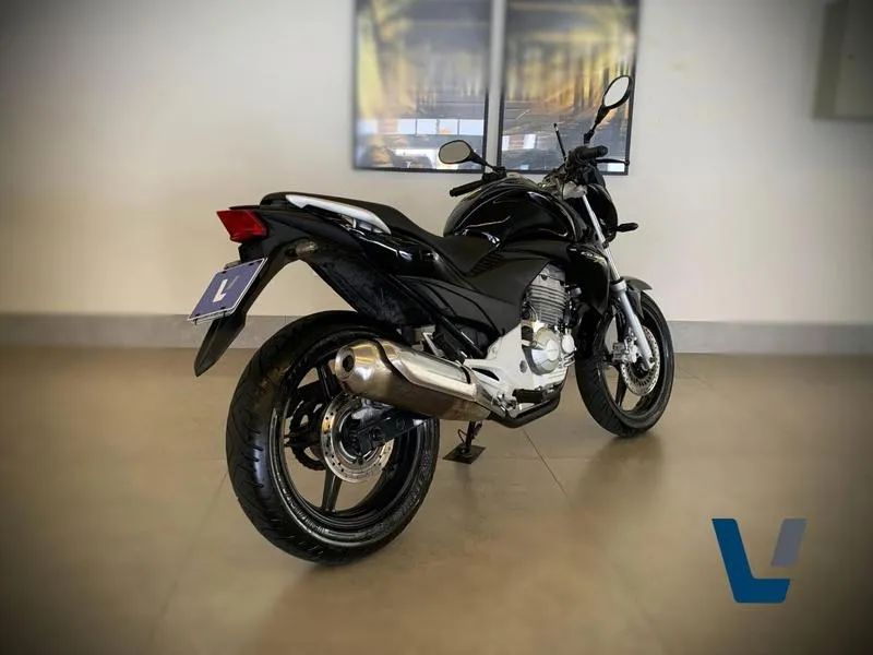HONDA CB 300R 2014 - Foto 4