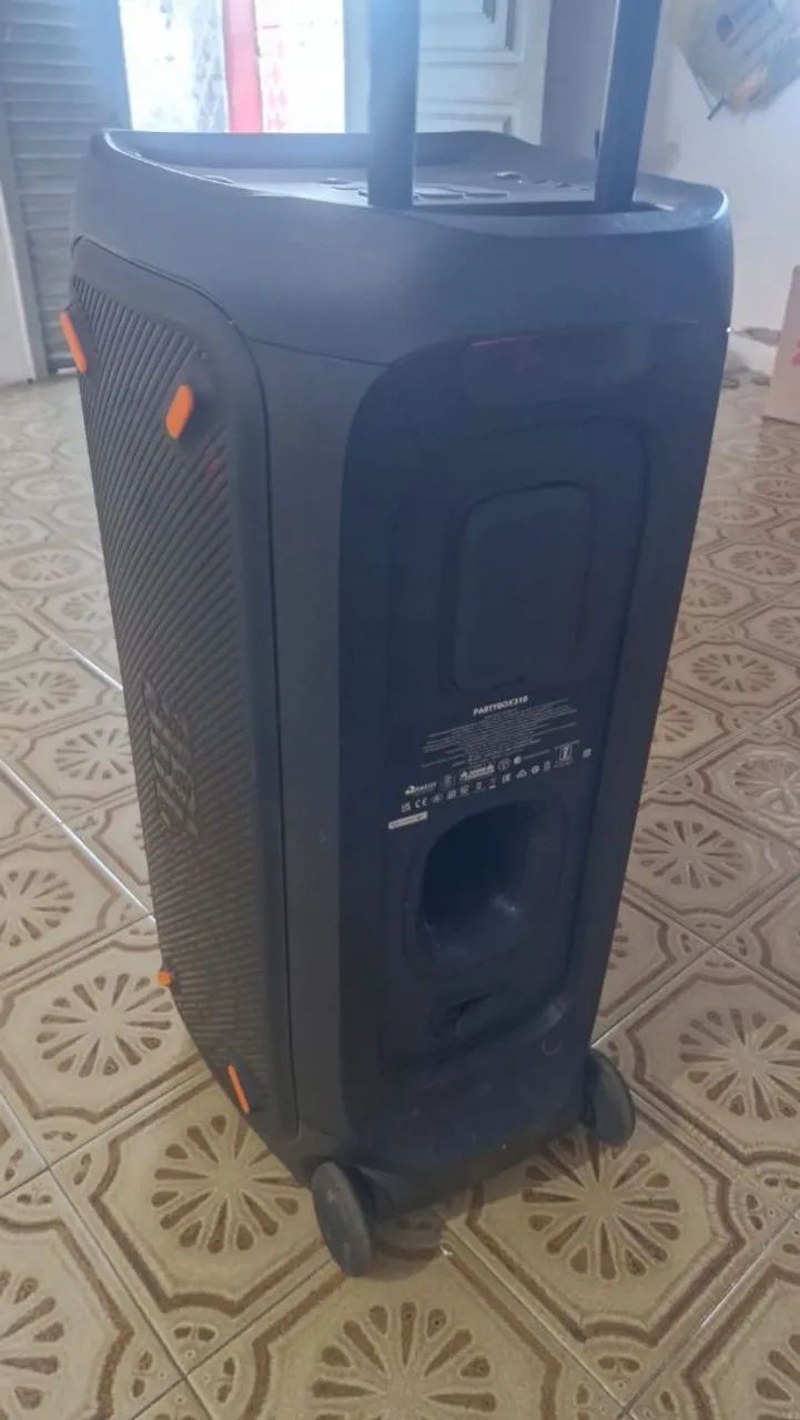 JBl 310 muito nova - Foto 3