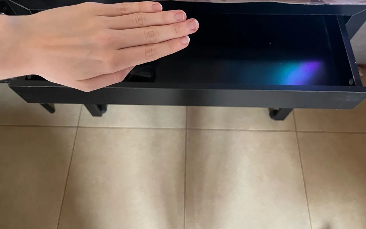 Escrivaninha Preta com Gaveta e Rodinhas - Foto 3