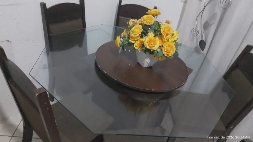 Mesa de jantar seis lugares com 5 cadeiras - Foto 2