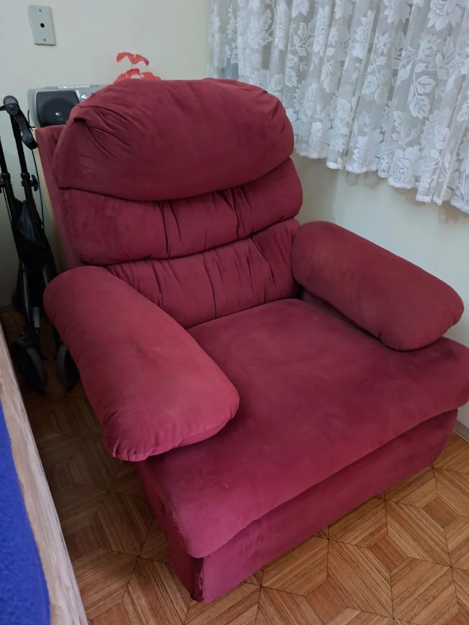 Cadeira reclinável de veludo marsala - Foto 2