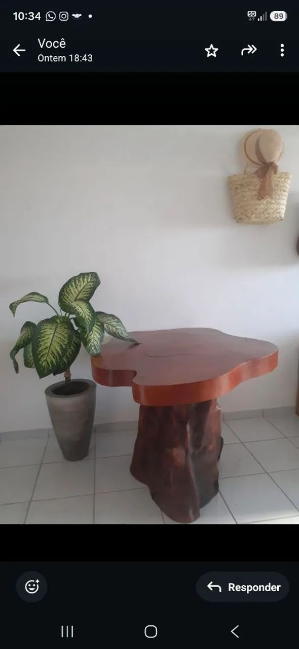 Mesa de madeira maciça 