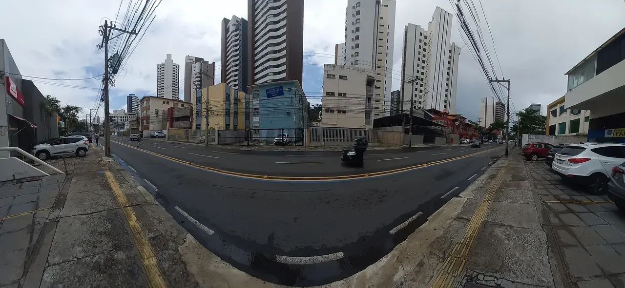 Alugo ou vendo cobertura de salas comerciais com 350m2 e garagens - Foto 3