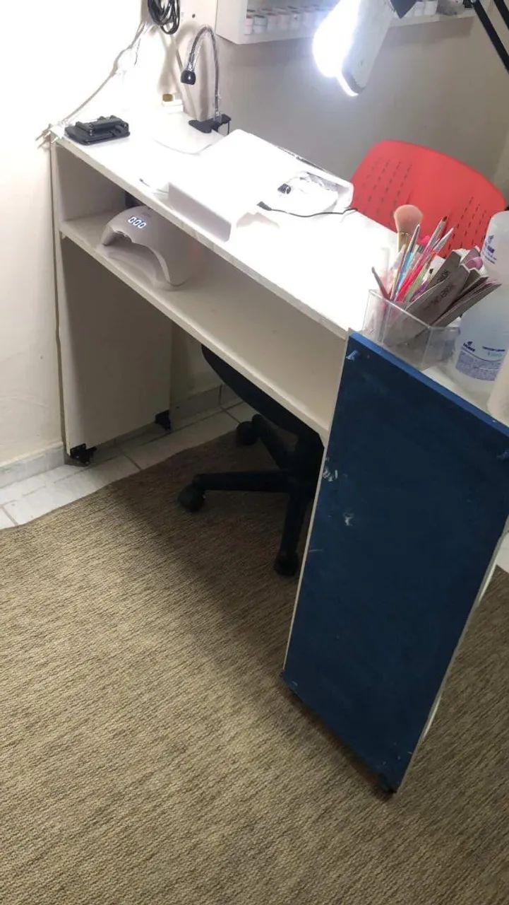 Mesa de escritório (manicure)