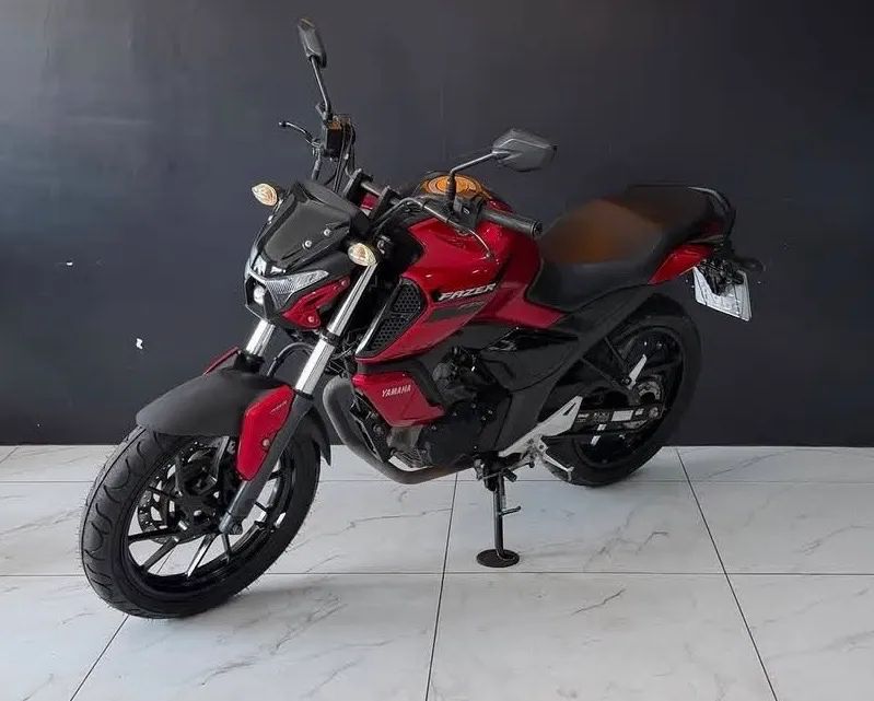 Yamaha FZ15 ABS parcelado!