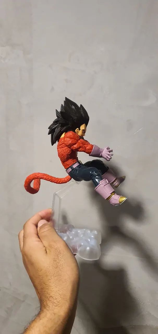 Action figure Vegeta ssj4  - Foto 2
