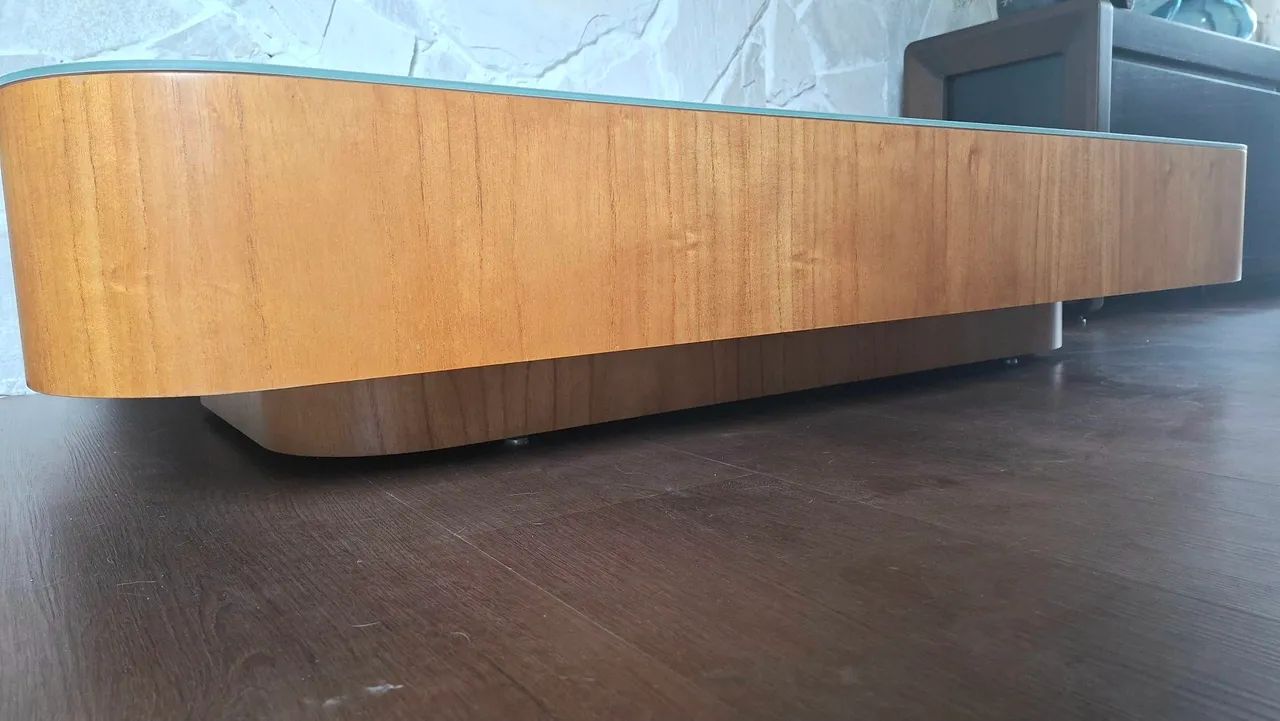 Mesa de centro grande 1,35 laqueada com vidro - Foto 2
