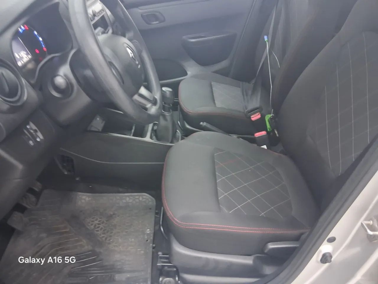 Renault Kwid 1.0 Zen, foto 17 de 18