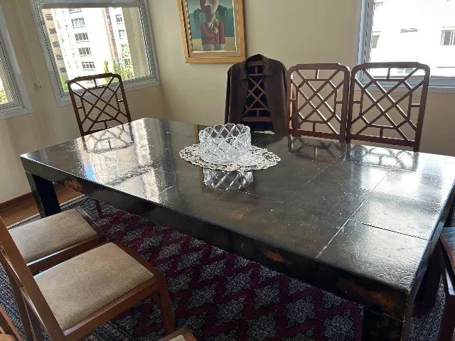 Mesa de sala de jantar com 8 lugares