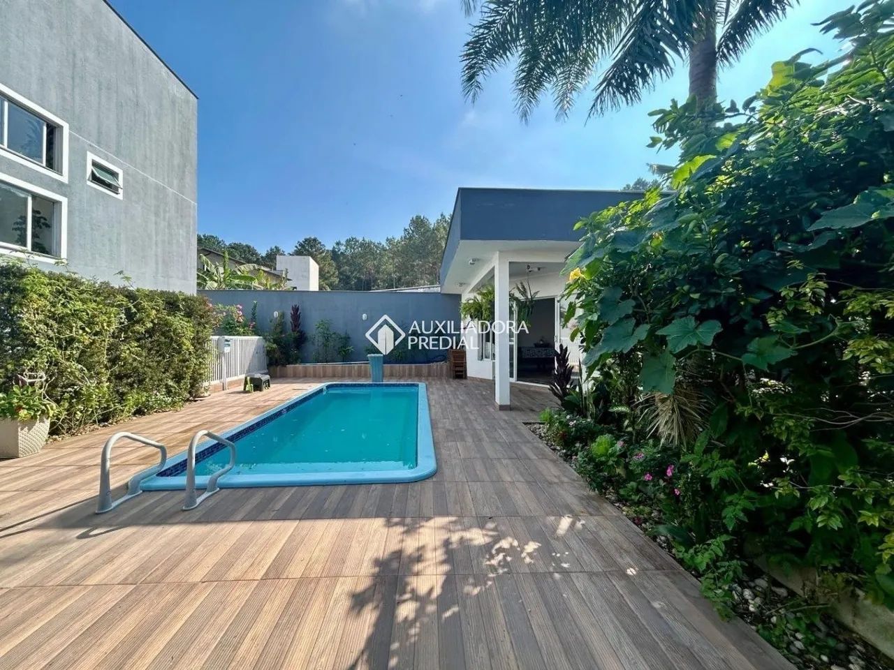 Casa excepcional em Cacupé com piscina, amplo terraço e vista para o mar - Foto 3