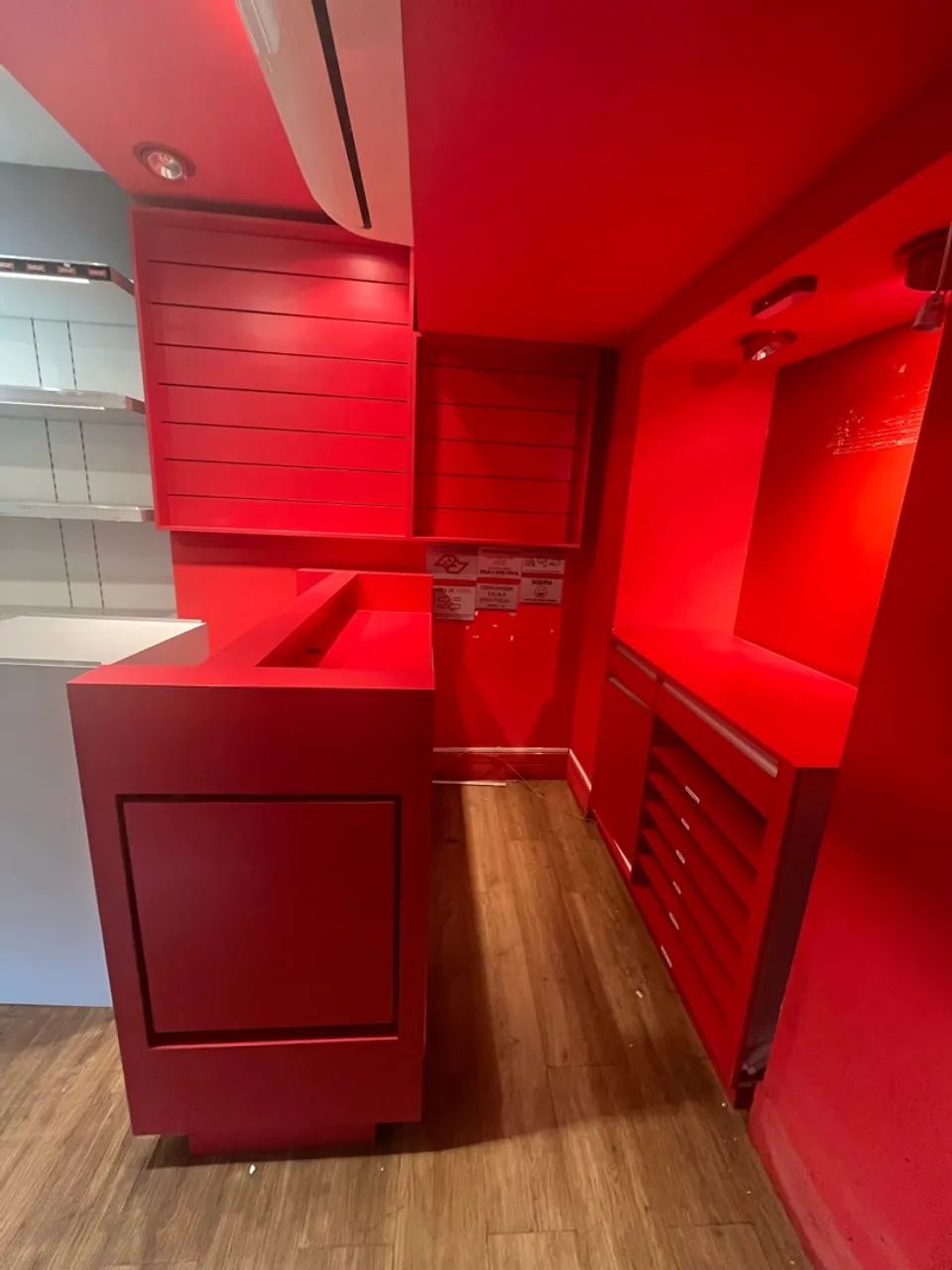Lindo balcão de caixa 