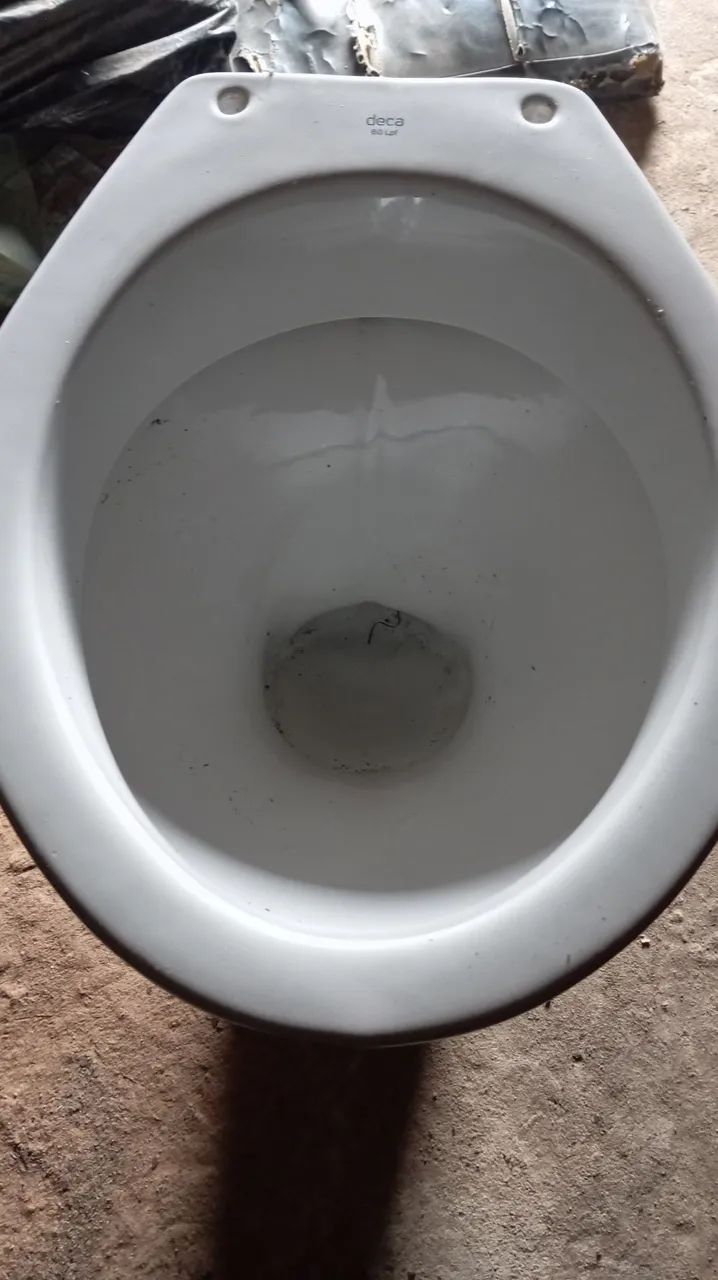 Vendo 2 vasos sanitários, cada 90.00, Deca e Sanitex 1 branco outro cinza claro  - Foto 2