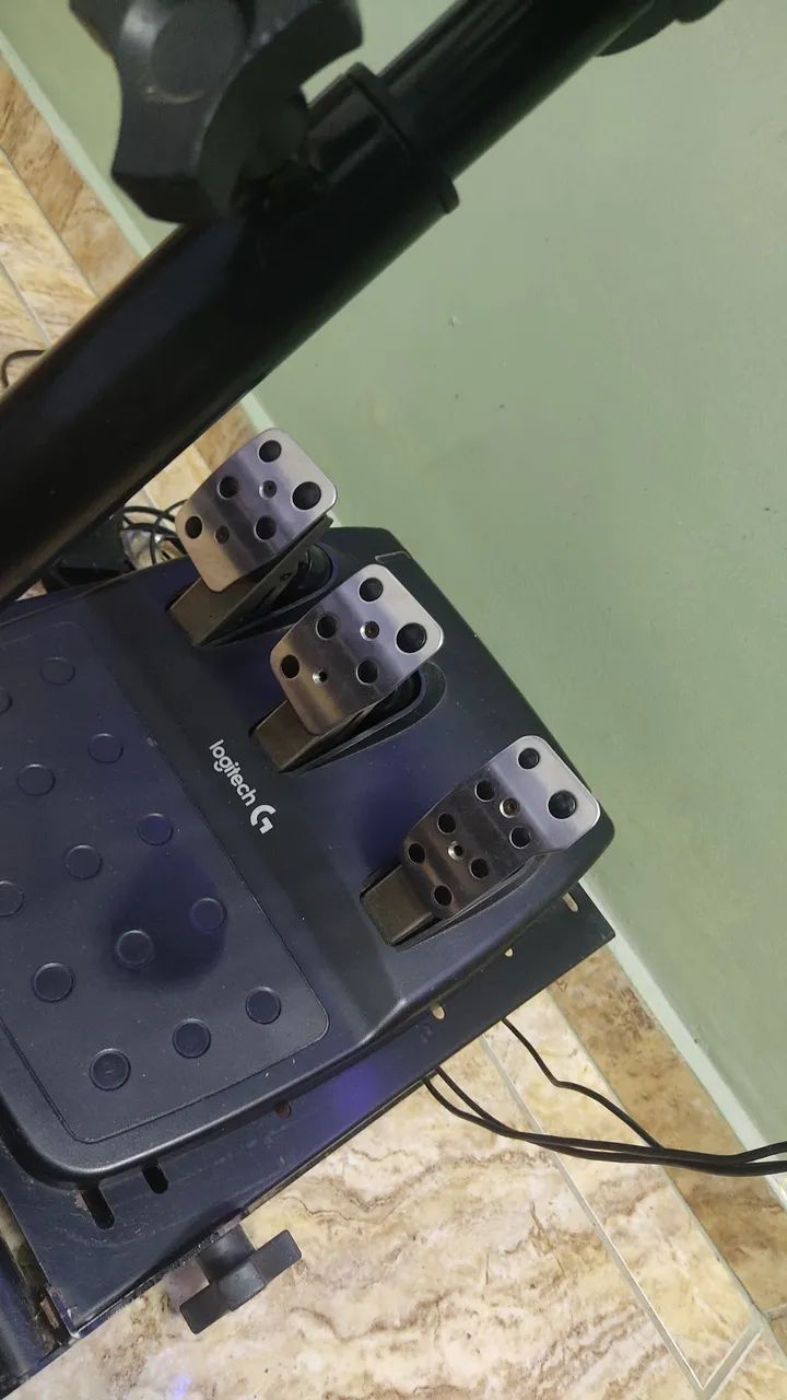 Volante Logitech G920 + cockpit  - Foto 2