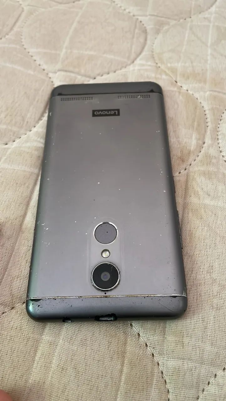 Celular lenovo com defeito 