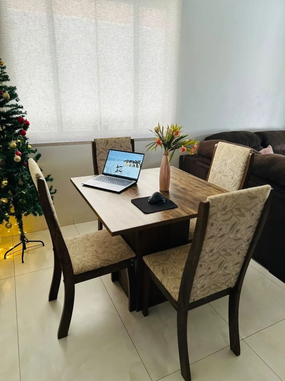 Mesa de Jantar com 4 cadeiras  - Foto 4