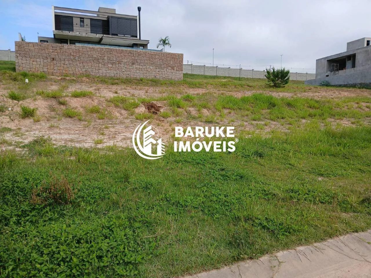 Terreno à venda no bairro Parque Villa dos Pinheiros
