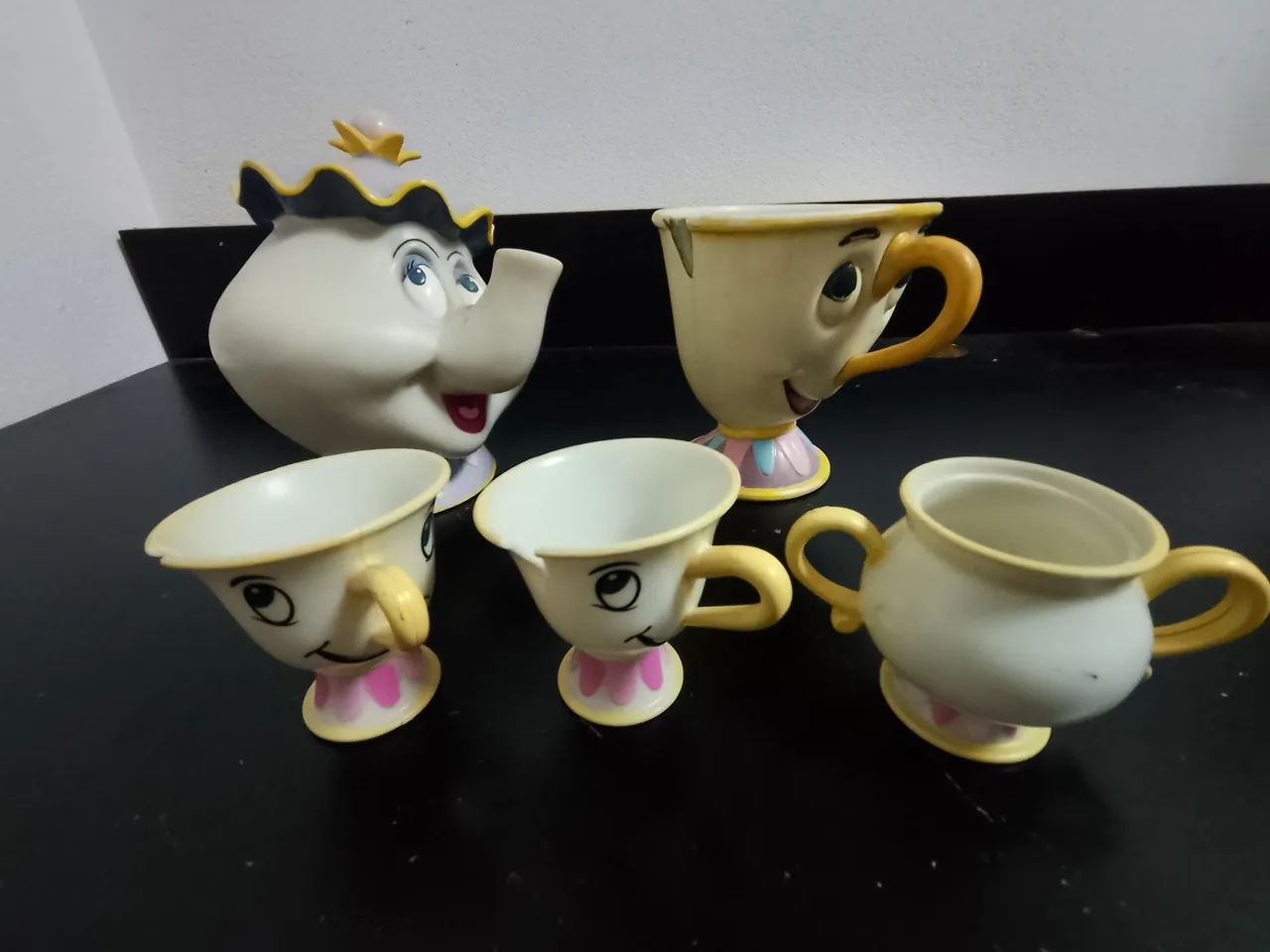 Conjunto em PVC desenho A Bela e a Fera