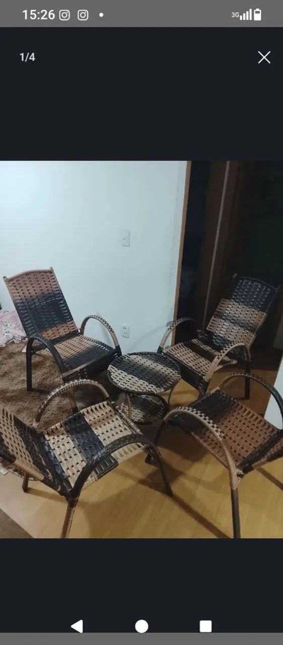 Vendo cadeiras e centro .