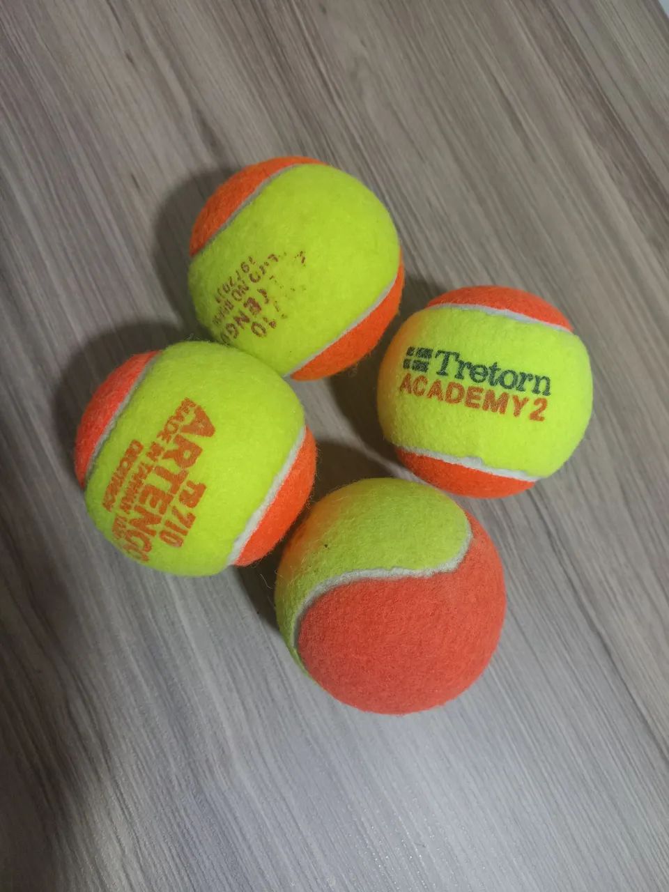 Kit com 4 bolas de tênis