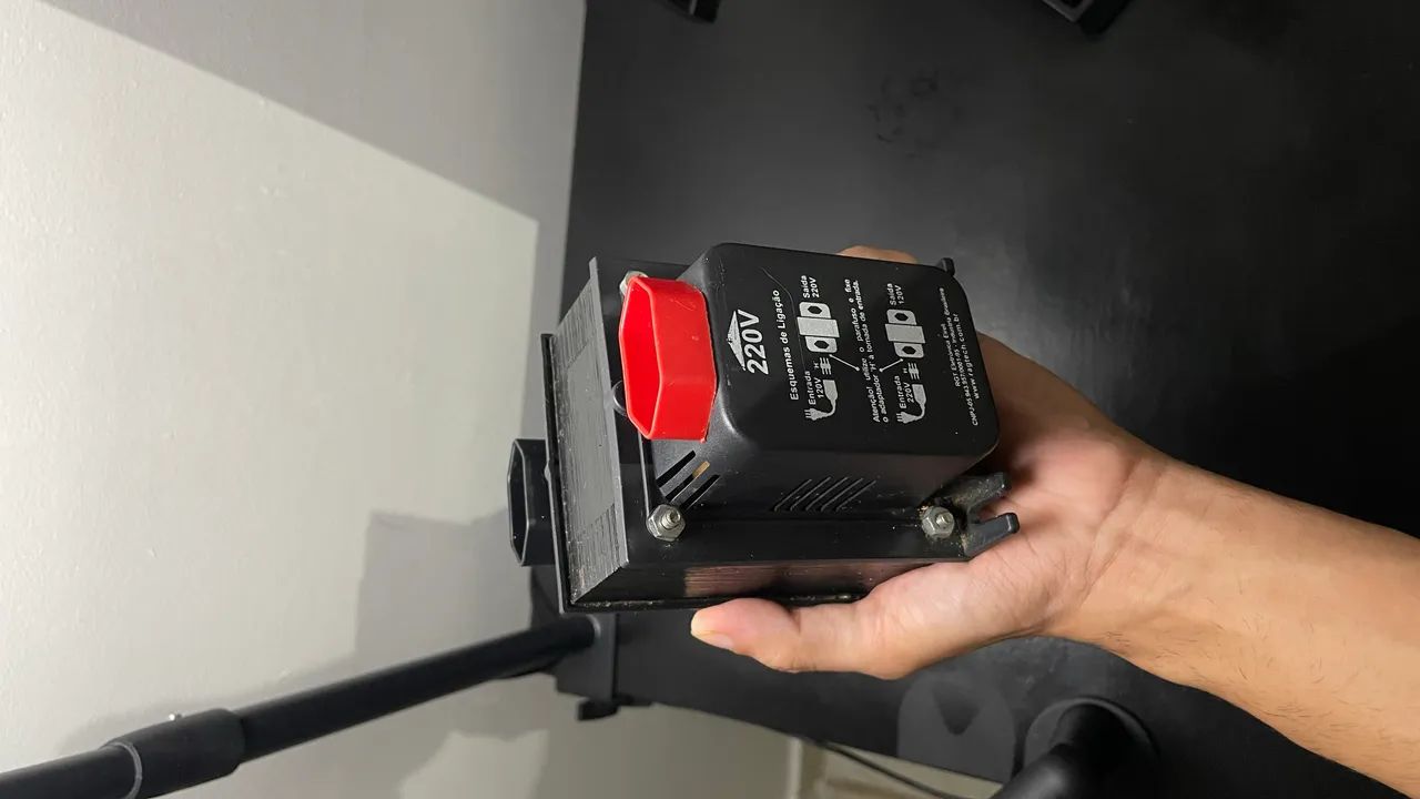 Autotransformador Ragtech 1050VA conversor 110V/220V - Foto 6