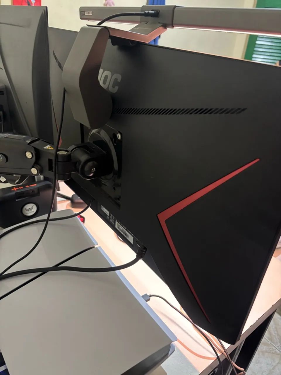 Monitor Gamer AOC 24? 140Hz - Foto 2