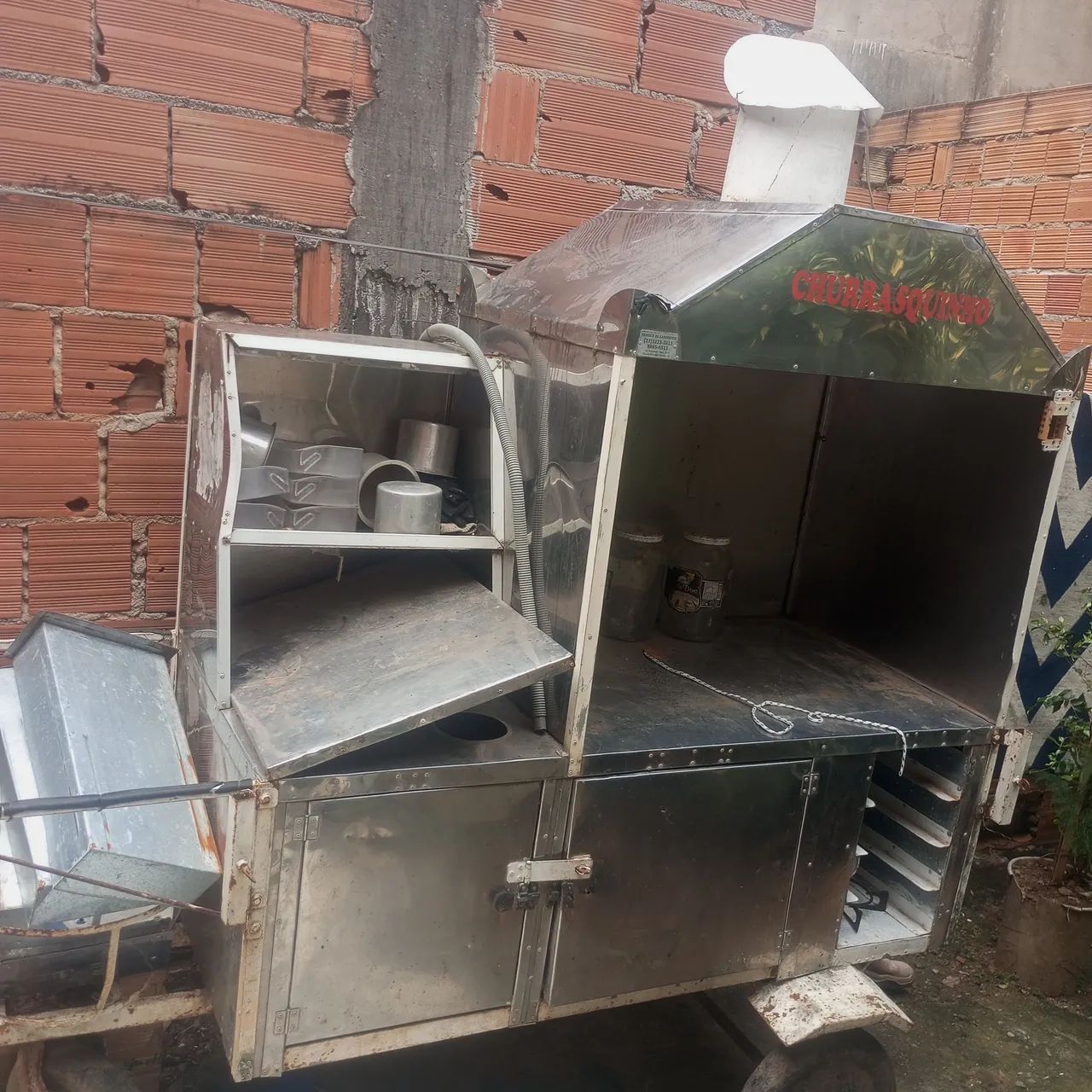 Vendesse carrinho de churrasco 3 em 1 lanches caldos  e churrasquinho valor 800  - Foto 2