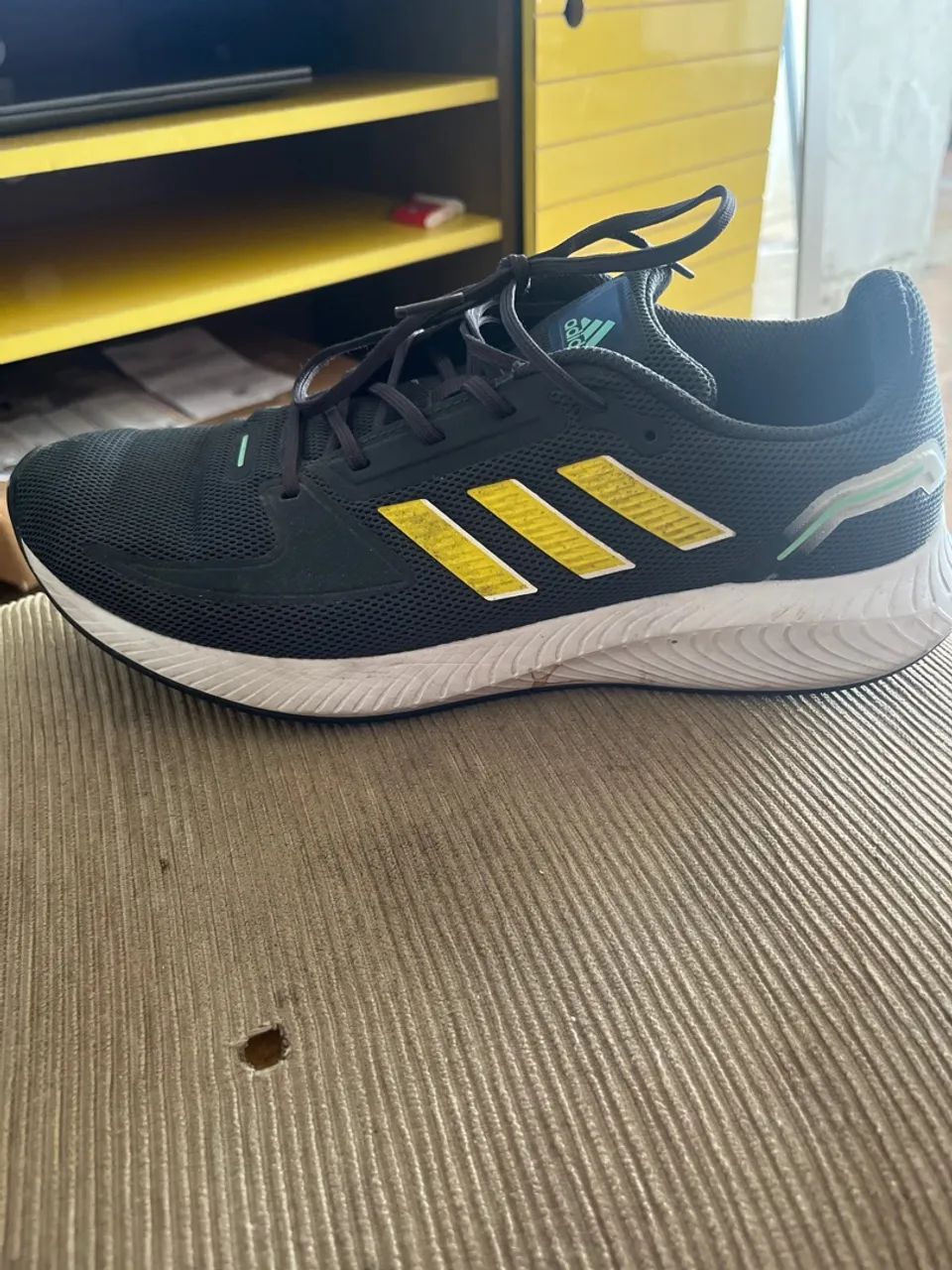 Tênis Adidas de corrida (número 41)