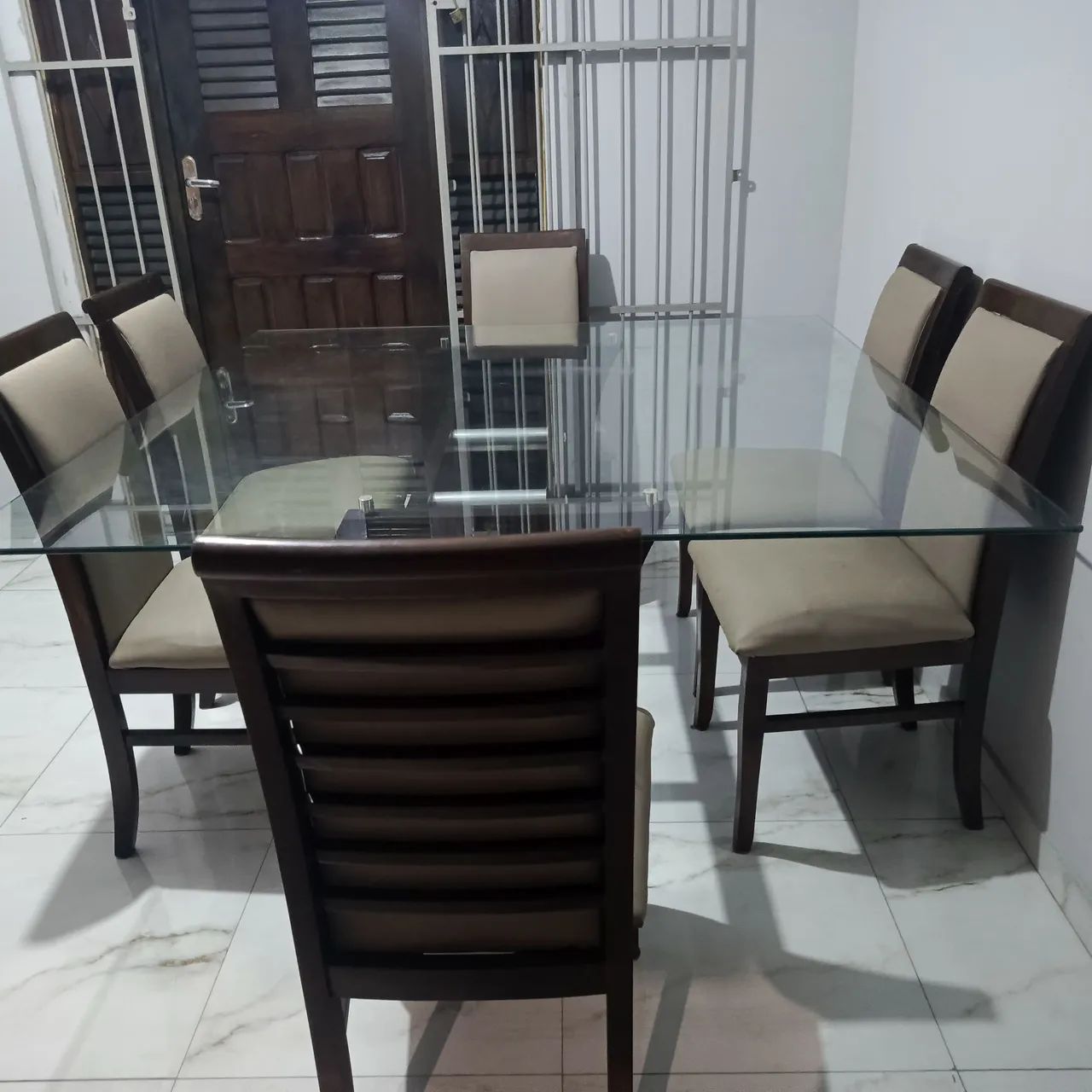 Mesa de jantar c/6 cadeiras