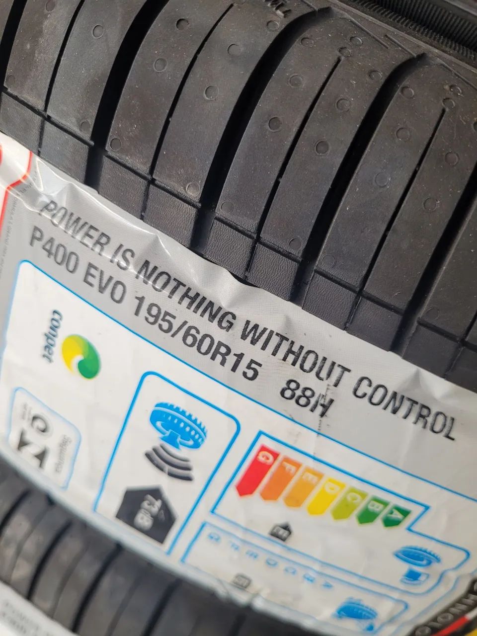 pneus pirelli 195/60/15 novos - Foto 2