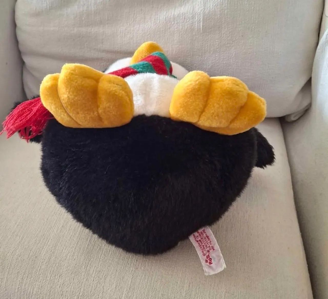 Pinguim de Pelúcia com Cachecol - 35 cm - Foto 5