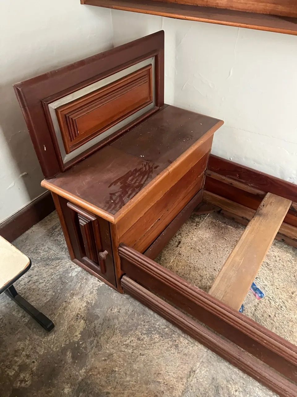 Vendo uma cama de casal e uma de solteiro  - Foto 4