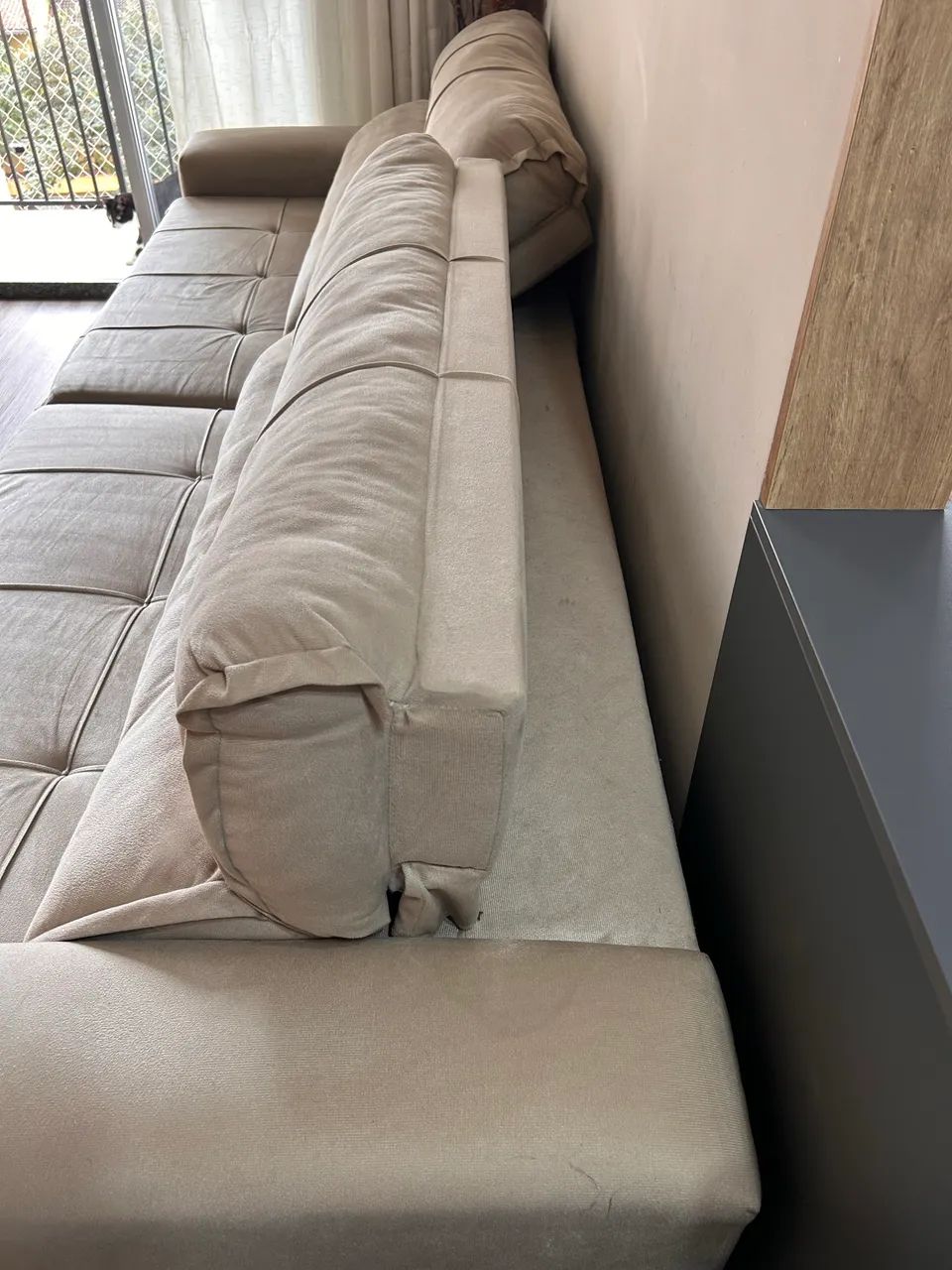 VENDO SOFÁ RETRÁTIL E RECLINÁVEL EM SUEDE - Foto 2
