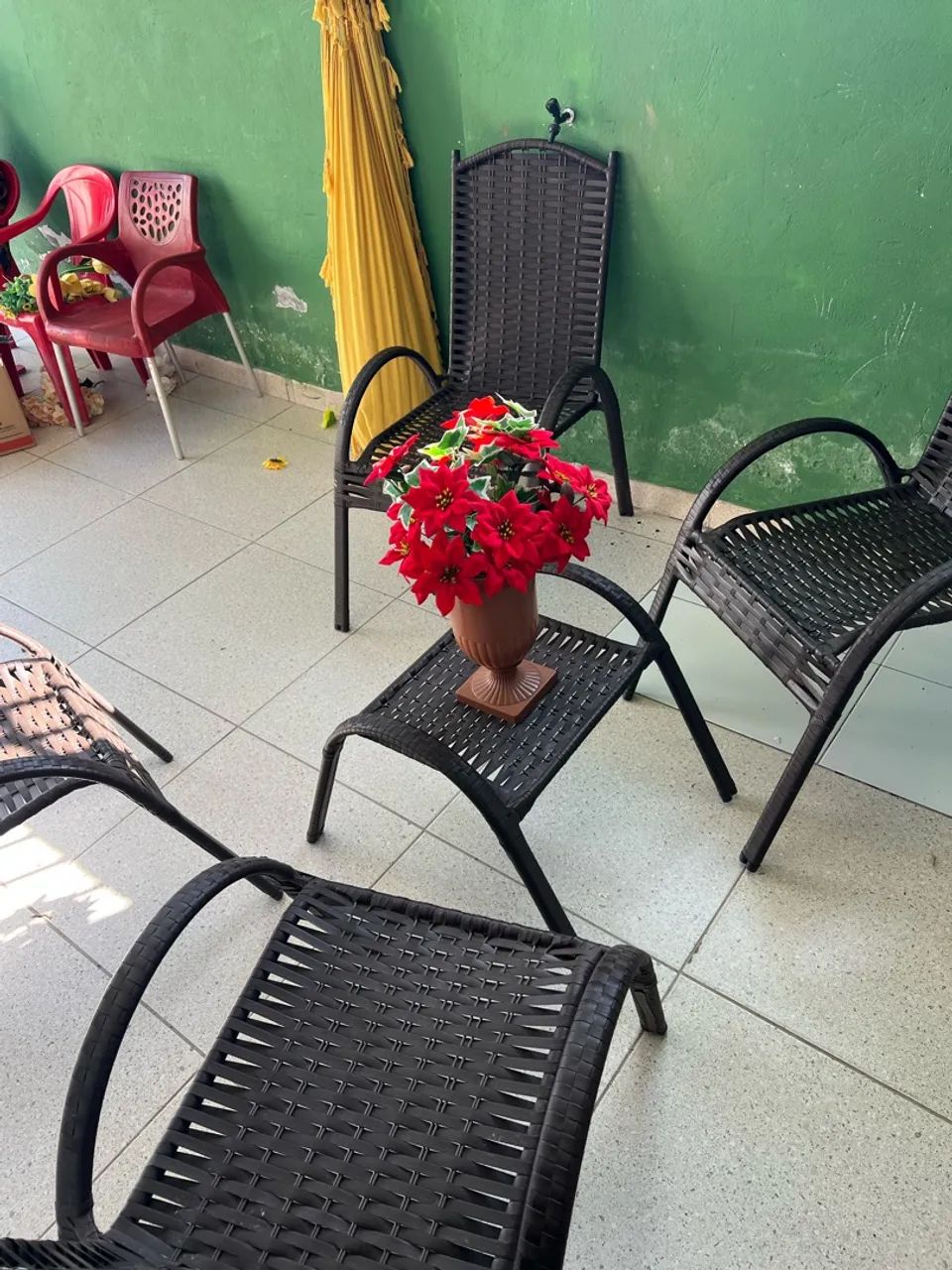 Conjunto de 4 Cadeiras E Mesa De Centro - Foto 2
