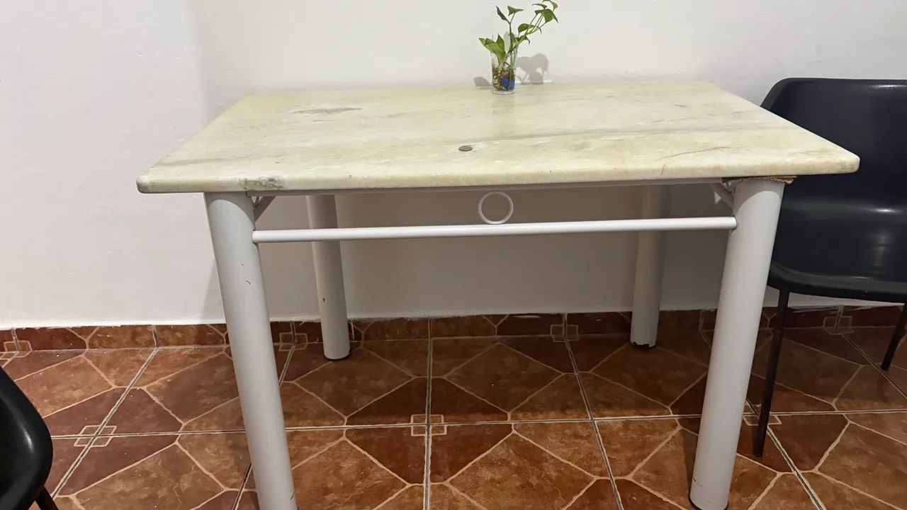 MESA DE COZINHA COM TAMPO DE GRANITO  - Foto 2