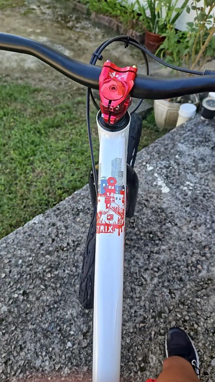 Bicicleta Gios 4 Trix branca e vermelha completa  - Foto 2