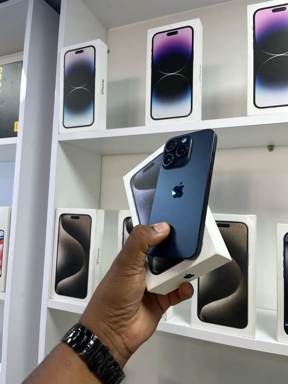 iPhone 15 PRO 128GB - Foto 2