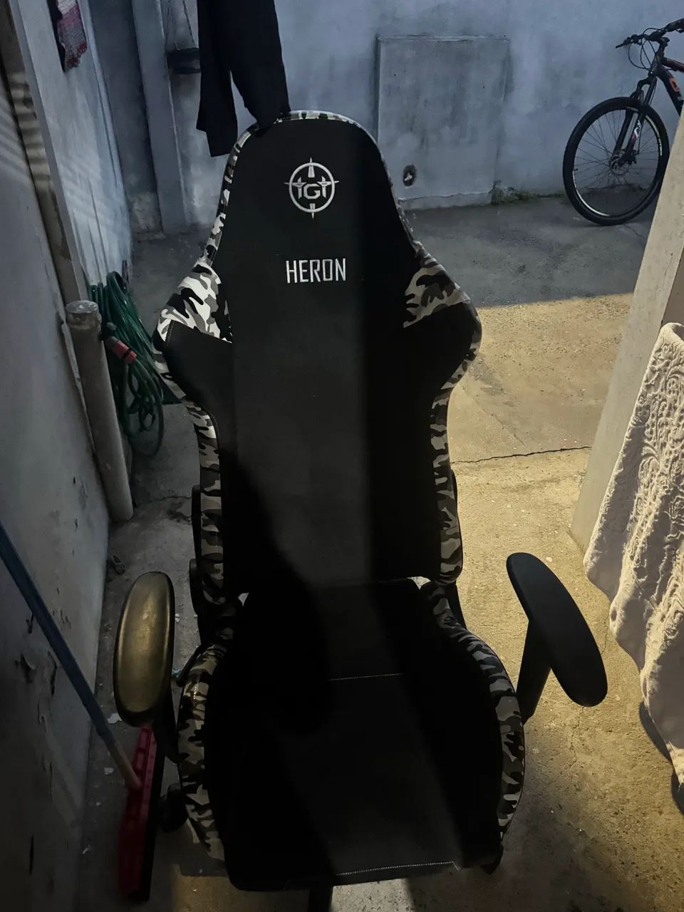 Heron Thay Gaming Chair