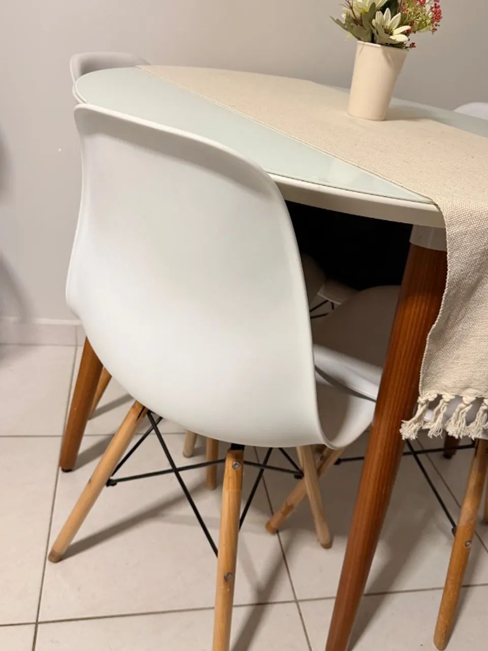 Mesa de Jantar com cadeiras - Foto 2