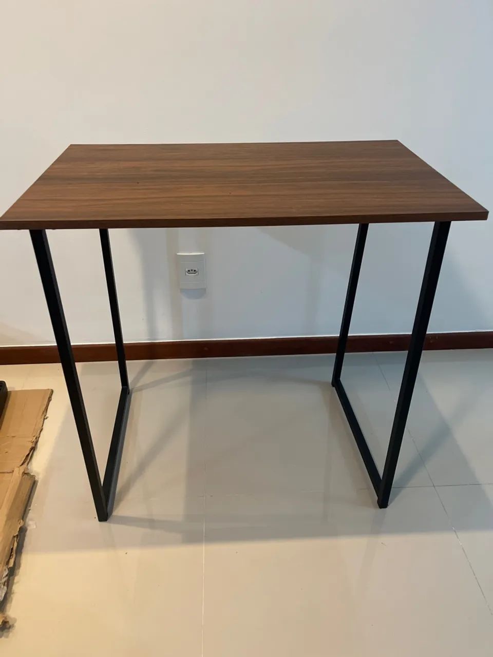 Escrivaninha 80x50cm