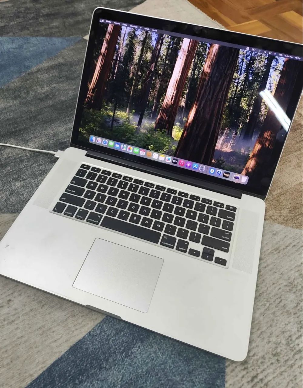 MacBook pro 15 polegadas i7 16 gigas SSD 512 - Notebooks