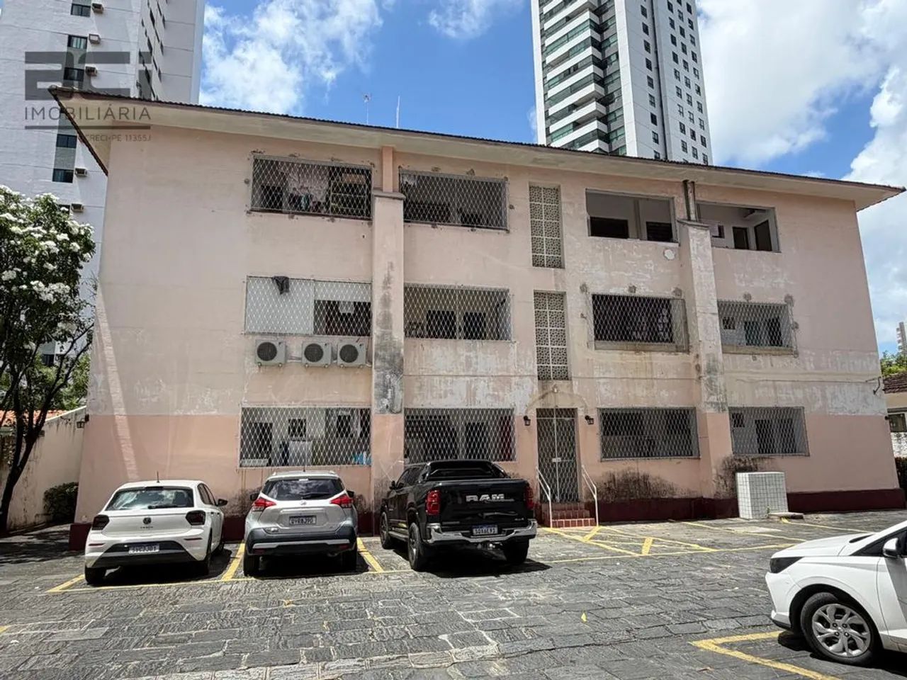 EDIFÍCIO PENEDO | APARTAMENTO AMPLO COM 150 m² NAS GRAÇAS