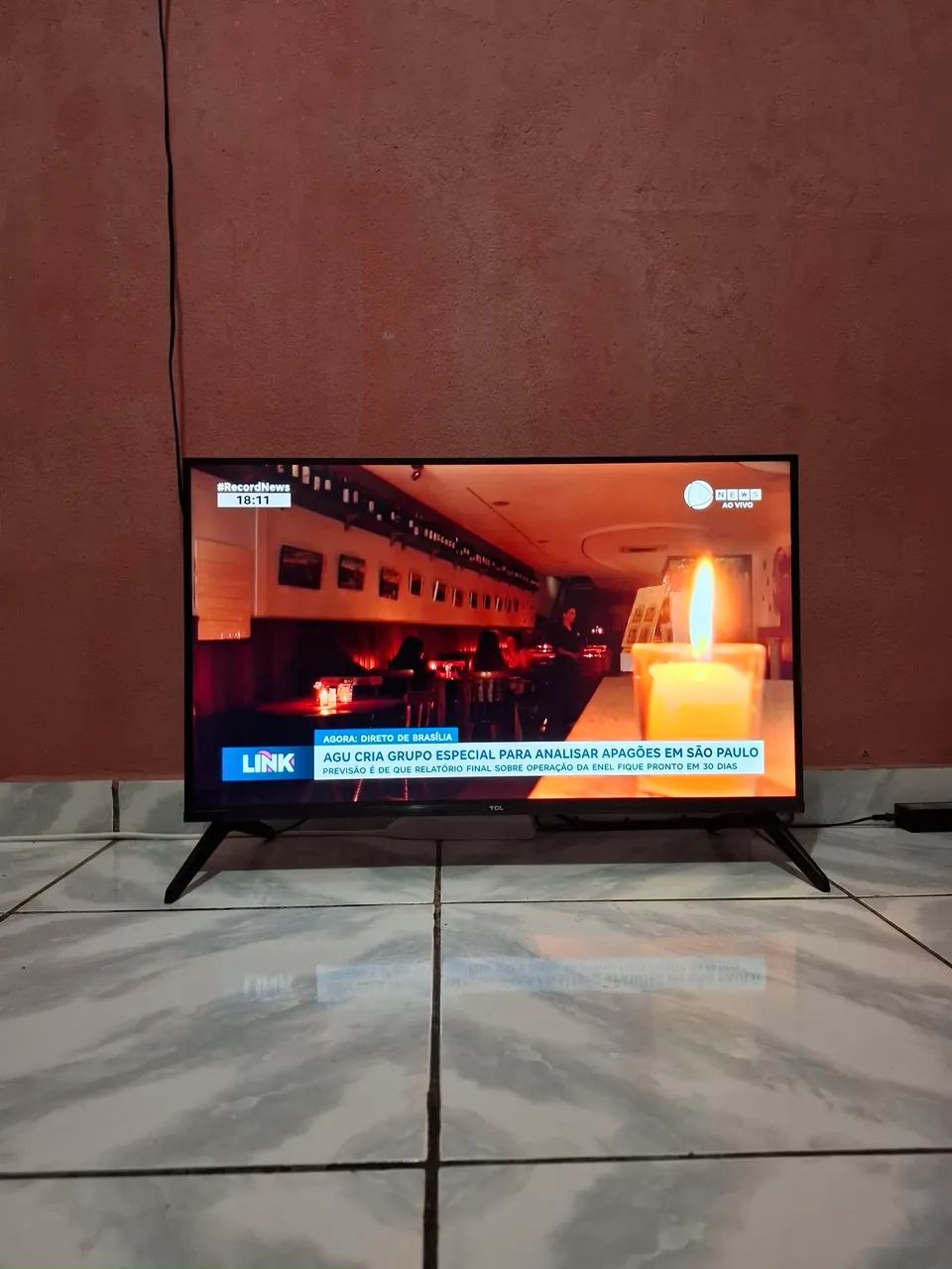 Televisão Digital Smart TV TCL LED 32 Polegadas Full HD Wi-Fi Android TV Comando de Voz