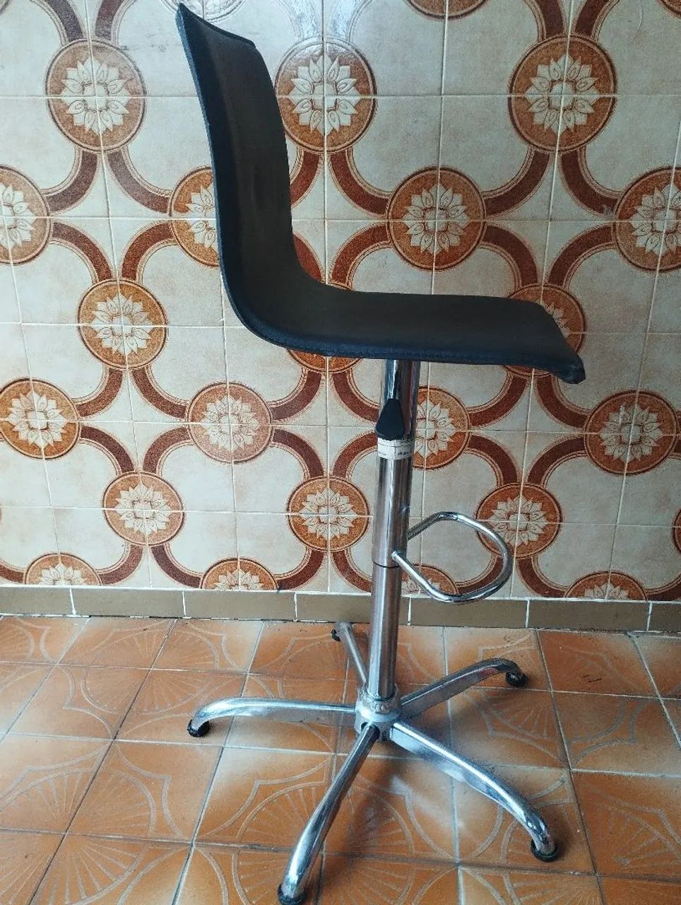 Cadeira caixa alta  - Foto 2
