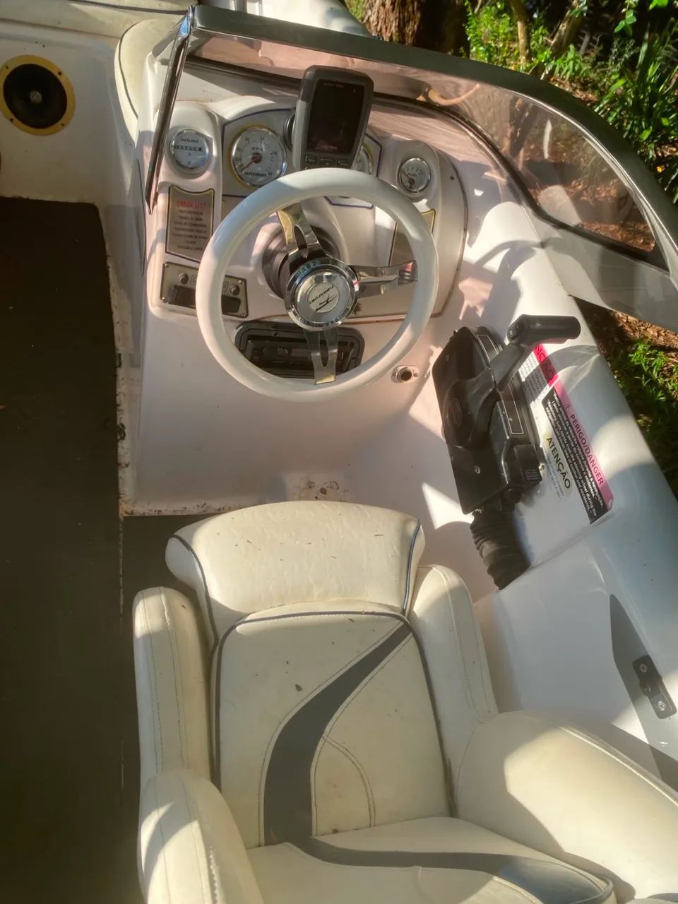 Lancha Ventura 2013 + Motor Mercury 60 HP 4 Tempos + Carreta - Pronta para Navegar - Foto 3