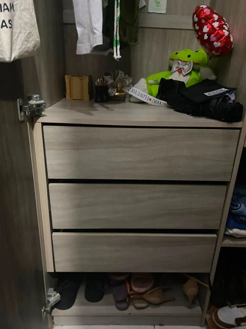 GUARDA ROUPA PRA SAIR RAPIDO - Foto 3