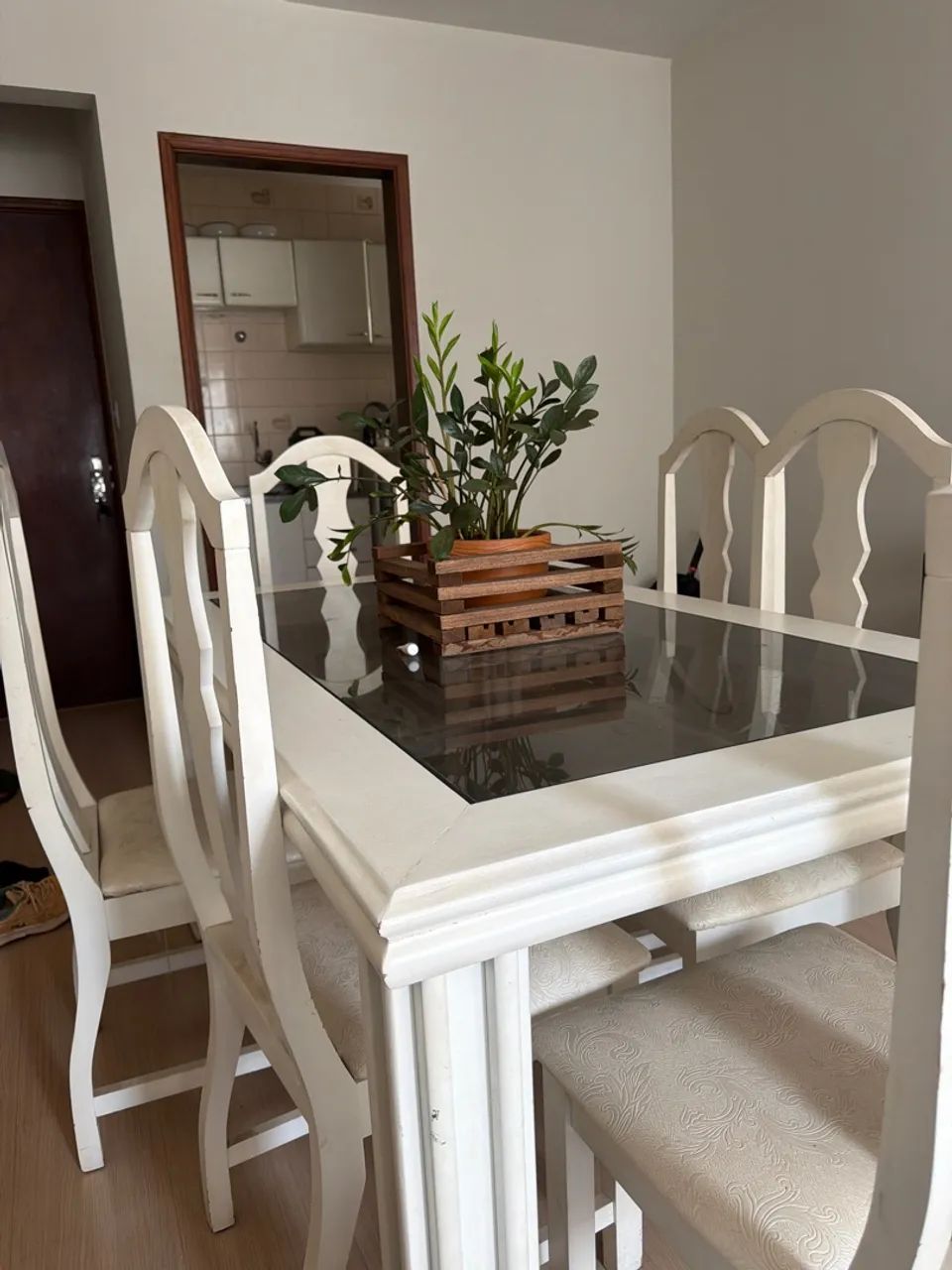 Mesa com cadeiras 6 lugares - Foto 2