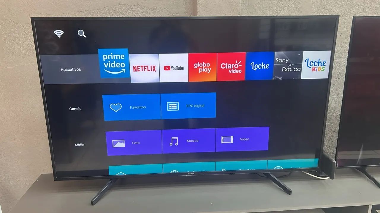Smart Tv Samsung 4k UHD 65 polegadas Alexa integrada (pequeno detalhe) - Foto 2