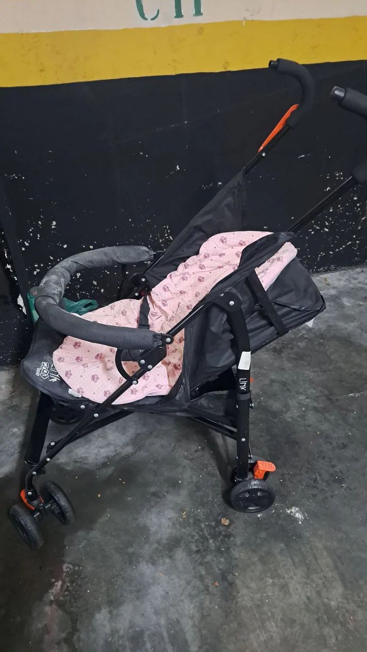 Carrinho bebê dobrável 