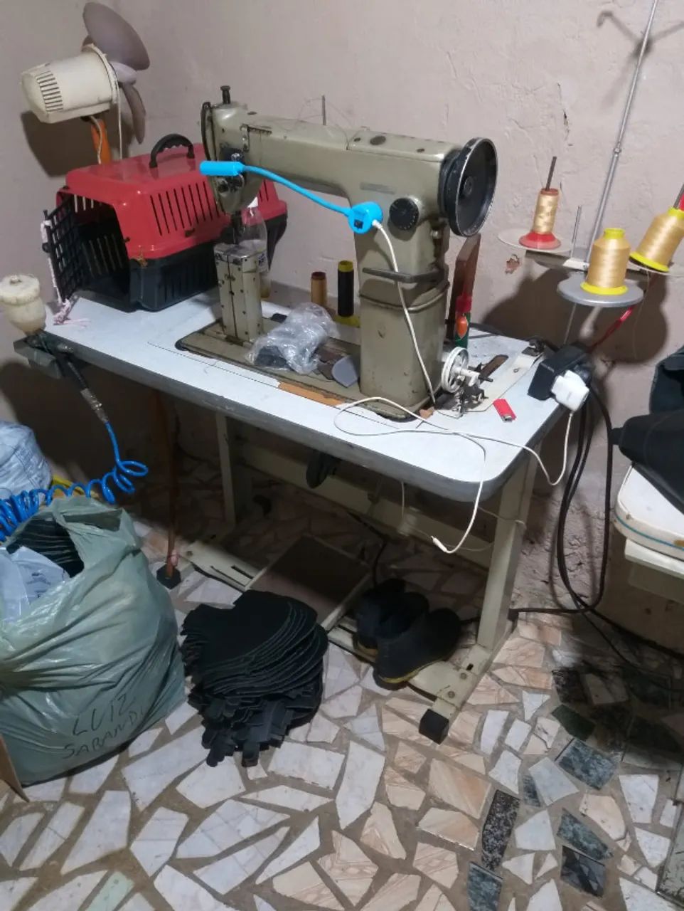 Vende-se ou troca maquina de costura - Foto 4